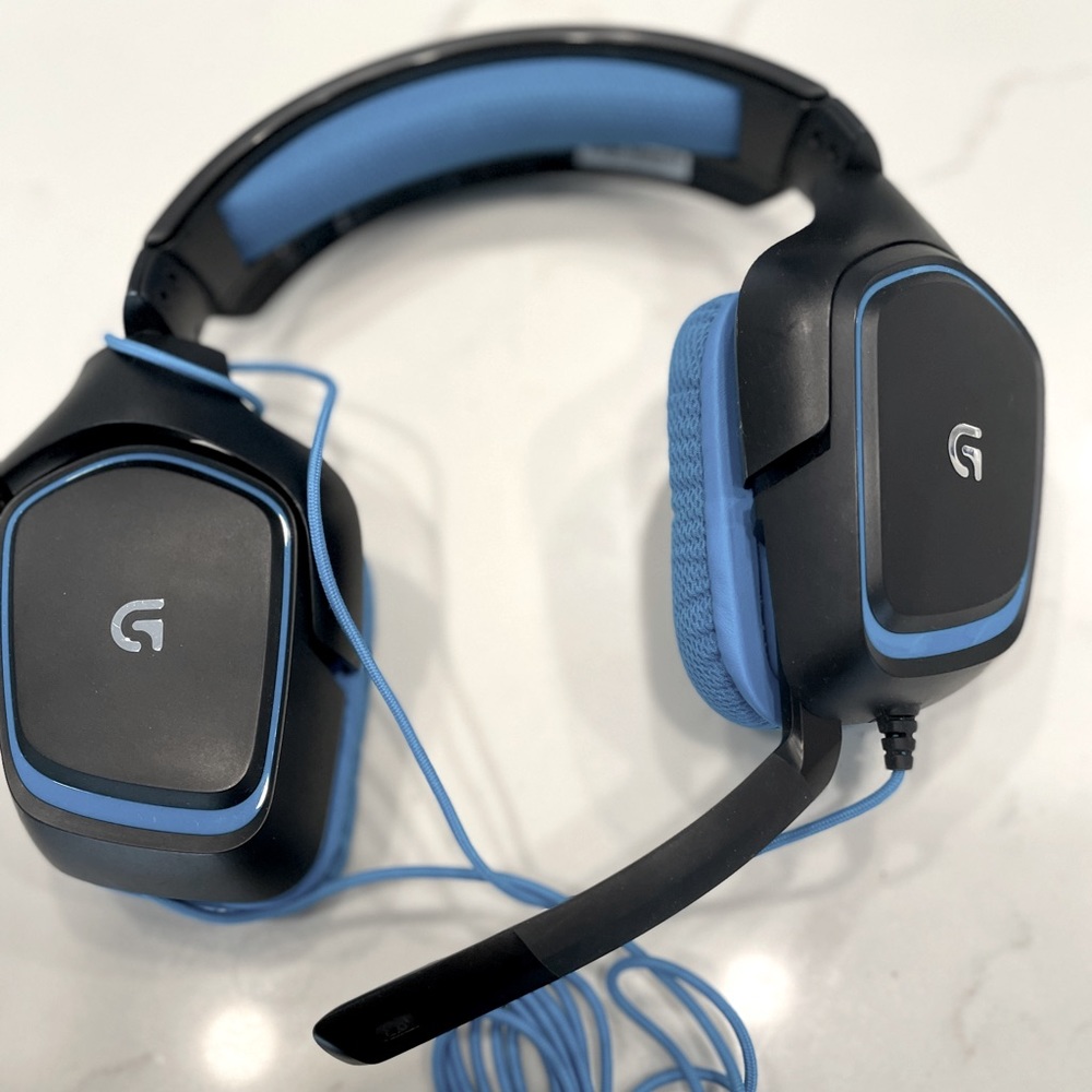 LOGITECH headset